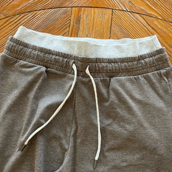 Vuori Halo Warm Up Straight Leg Pants - Heathered Chia - Size Medium - Picture 6 of 7